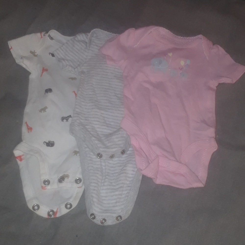 Set of 3 short sleeved onesies